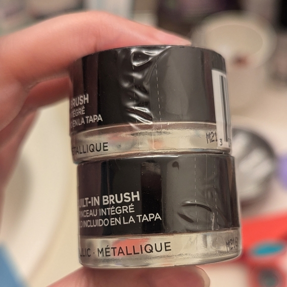 2x Revlon Colorstay eyeshadow {Praline} - Picture 6 of 6